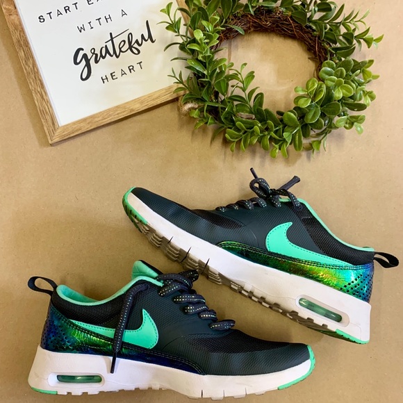 Women’s Air Max Thea Nike’s - Picture 1 of 8